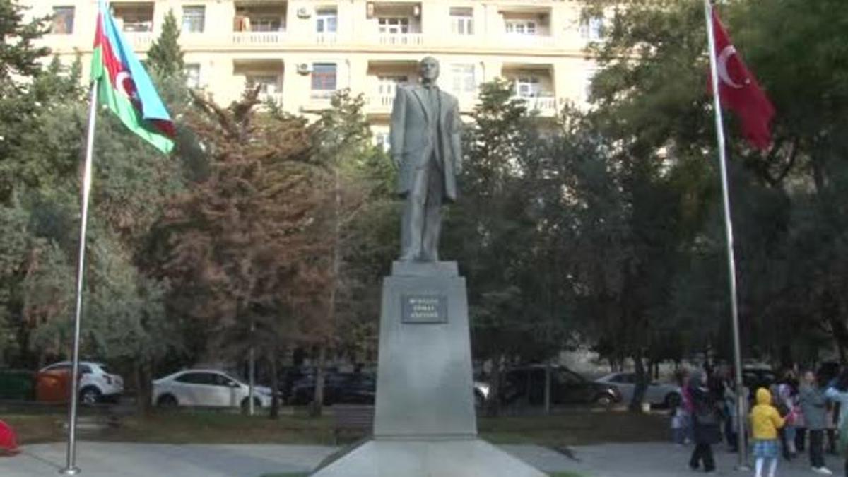 Atatürk 85. mevt yıl dönümünde Azerbaycan'da anıldı