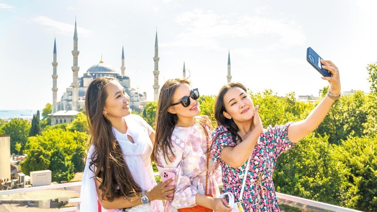 İstanbul’a 9 ayda 13.2 milyon turist geldi